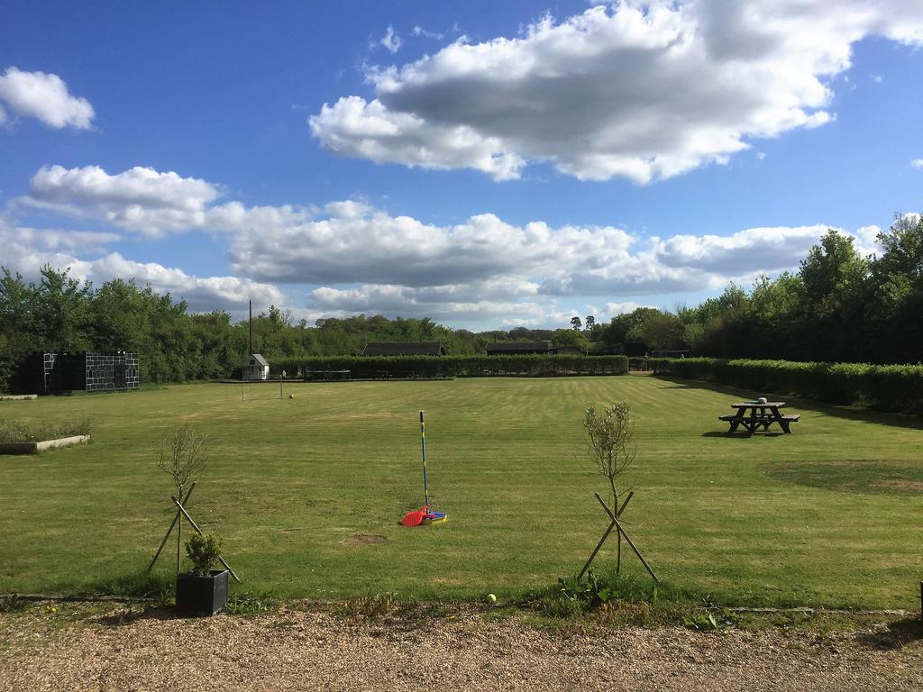 Willow Court Farm The Lodge & Petting Farm, 8 Mins From Legoland & Windsor, 15 Mins From Lapland Uk Dış mekan fotoğraf